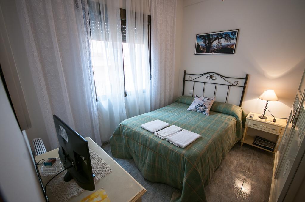Apartamento Rincon Del Salvador 2 Пласенсия Екстериор снимка