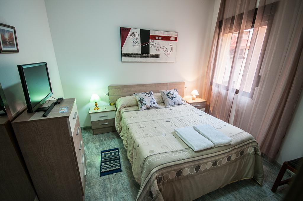 Apartamento Rincon Del Salvador 2 Пласенсия Екстериор снимка